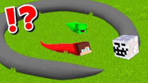 JJ and Mikey become SNAKES CHALLENGE in Minecraft / Maizen