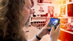 Testing PS2 & GAMECUBE on latest ANBERNIC handheld.